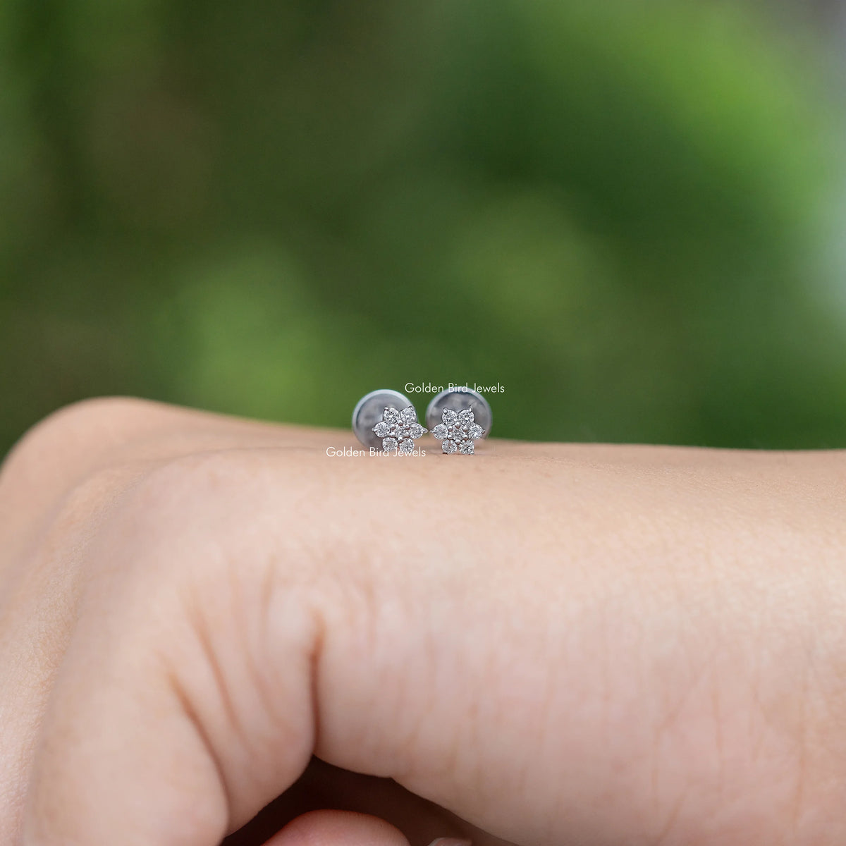 Floral-shaped diamond stud earring