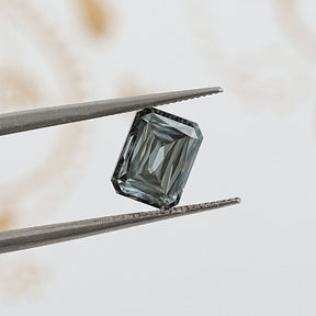 tweezers  View of Criss Cut Loose Moissanite