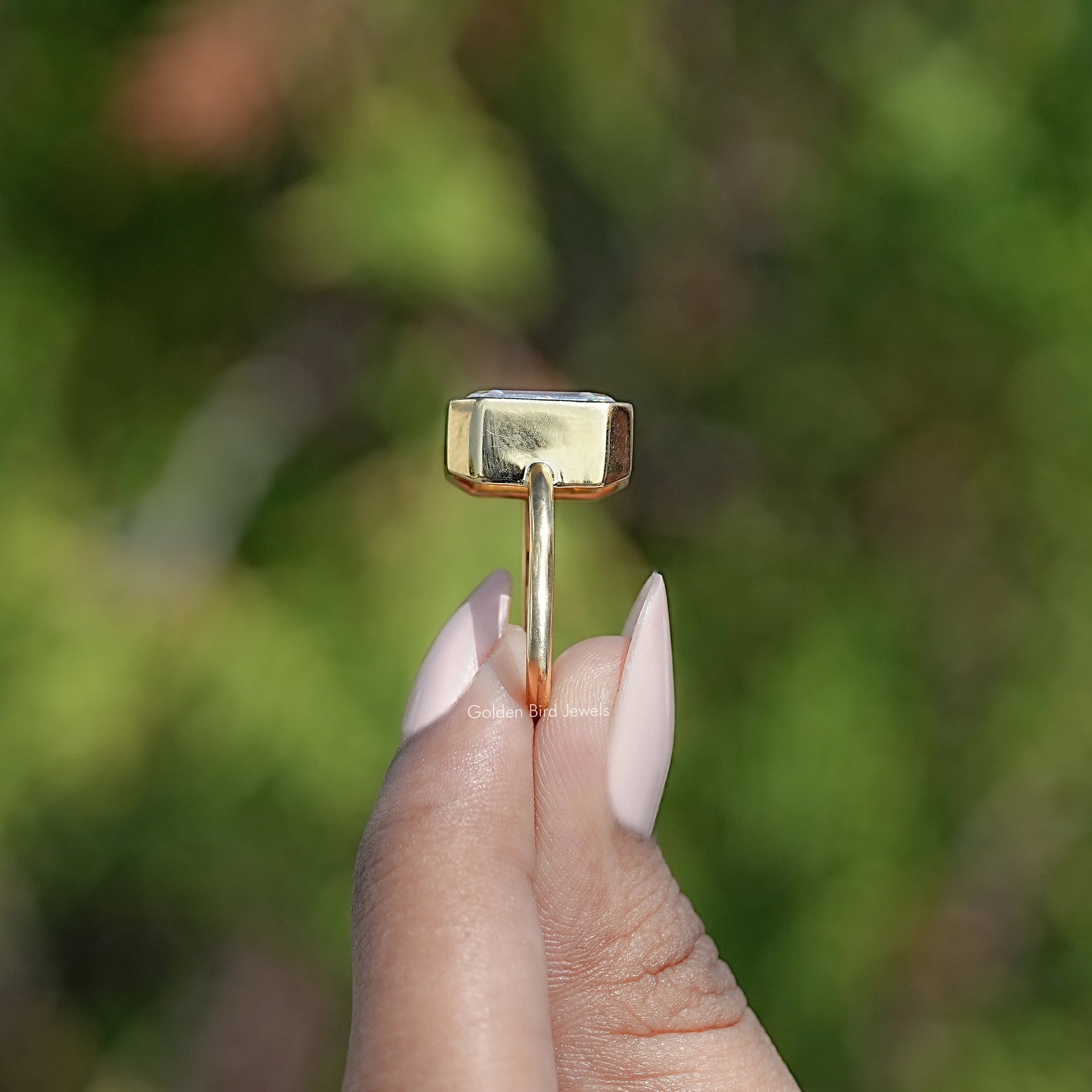 Side View Of Emerald Cut Ring
