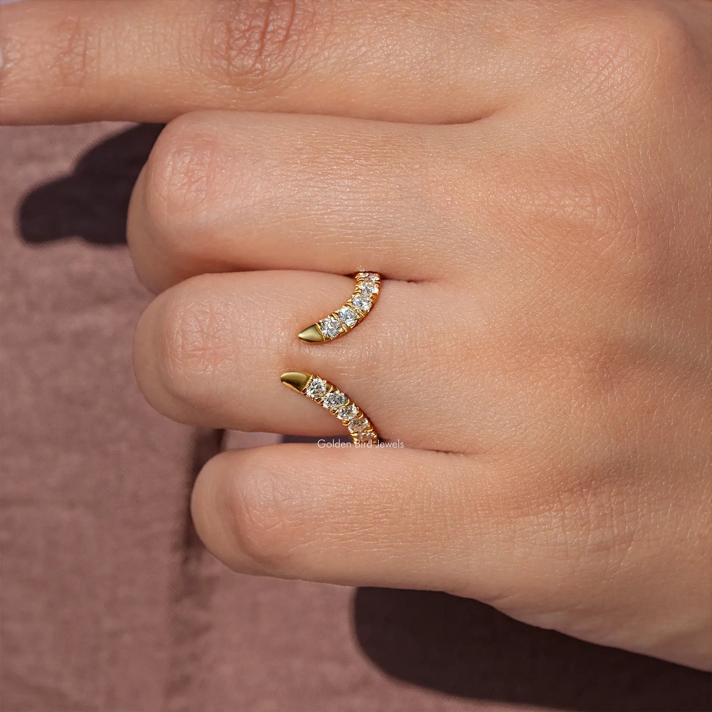 Round Cut V-Shape Open Wedding Band